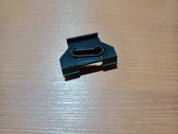 Изображение - Клипса нижнего молдинга стекла 5-ой двери Range Rover 1999  г.в - Stav3DPrint