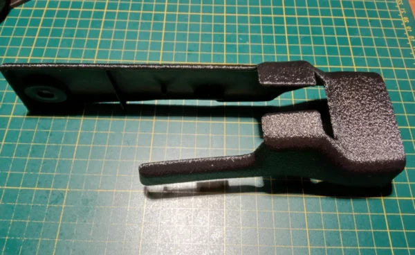 Изображение - Левая накладка (заглушка) кронштейна сиденья Nissan - Stav3DPrint